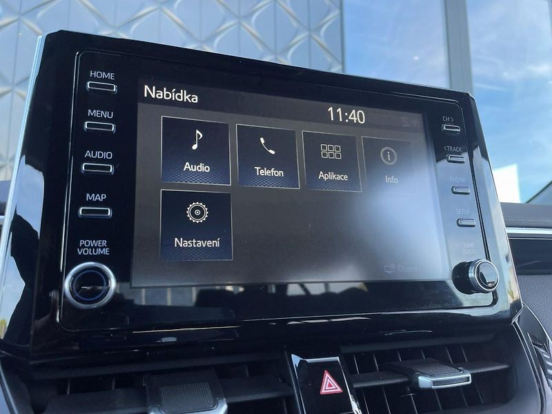 Toyota Corolla COM. STYLE TECH 1.8 Hyb. 90 kW - fotka 15 z 28