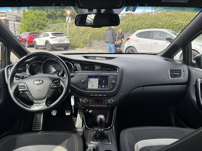 Kia Ceed 1,0 TGDi GT Line NAVI KAMERA - fotka 9 z 38