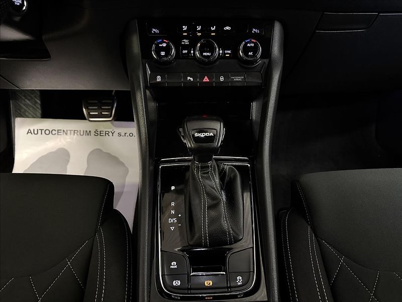 Škoda Karoq 2.0TDI DSG ACC SPORTLINE - fotka 28 z 37