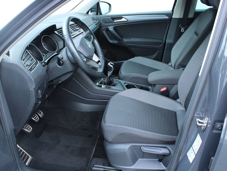 Volkswagen Tiguan (2022) 1.5 TSI 110kW LED manuál - fotka 9 z 35