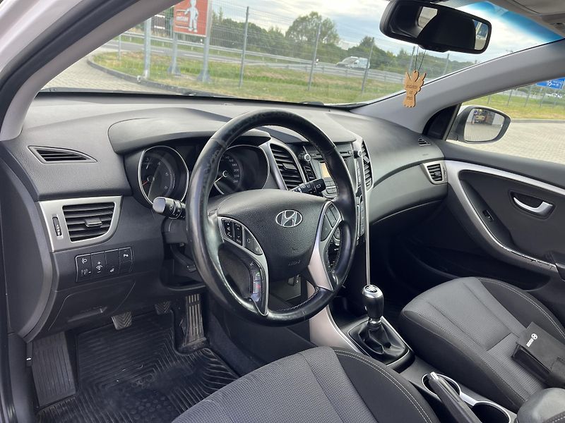 Hyundai i30 (2014) 1.6 CRDi -81kW - fotka 11 z 14