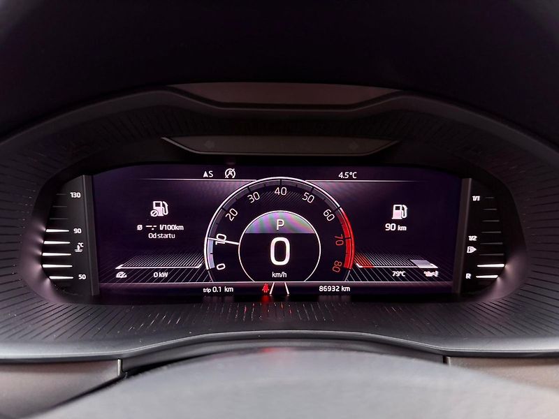 Škoda Kamiq 1.0 TSi Style DSG, Serviska - fotka 20 z 35