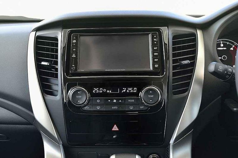 Mitsubishi Pajero Sport.
