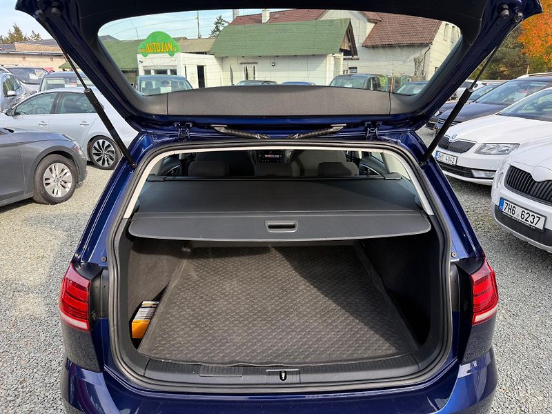Volkswagen Golf 1.5 TSI COMFORTLINE - fotka 13 z 13
