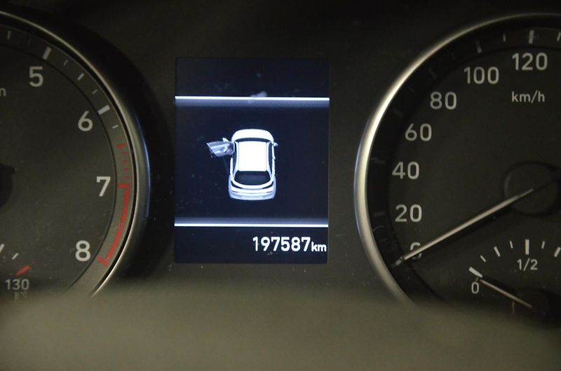 Hyundai i30 (2017) 1.4i 73kW HB - fotka 12 z 19