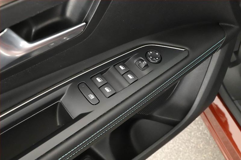 Peugeot 5008 (2022) Allure 1.5 BlueHDi - fotka 19 z 19