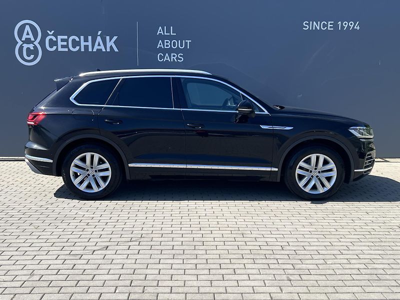 Volkswagen Touareg (2019) 3.0TDi*210kW*4x4*Servis*Tažné - fotka 4 z 41