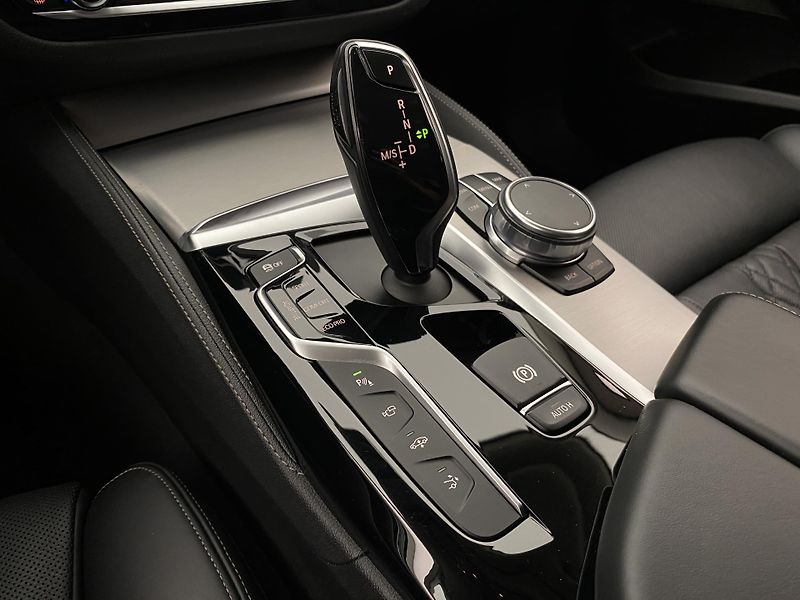 BMW Řada 6 640i GT Luxury Line REZERVACE - fotka 27 z 71