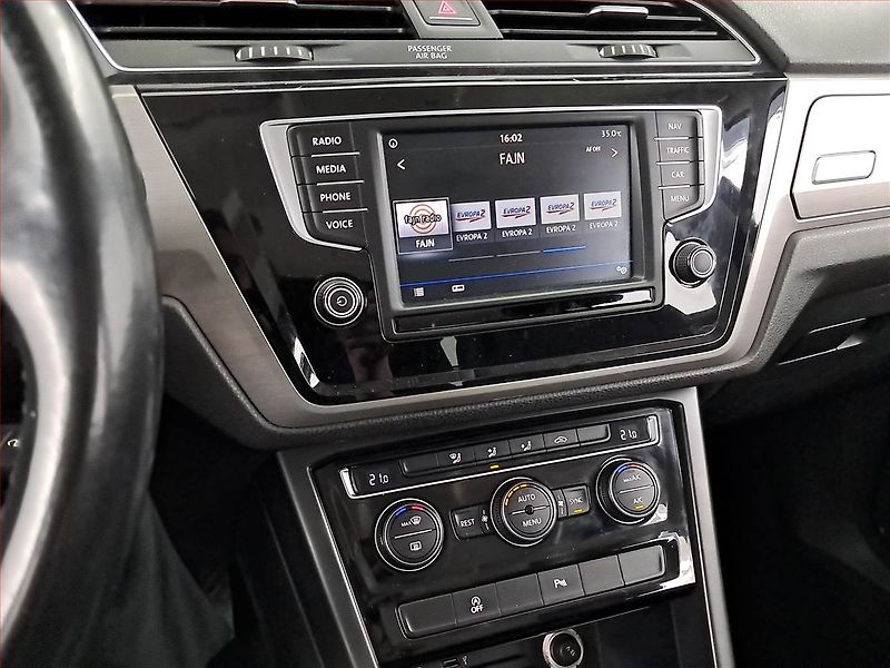 Volkswagen Touran (2016) 2.0 TDI, 7 míst, ČR,1.maj - fotka 12 z 19