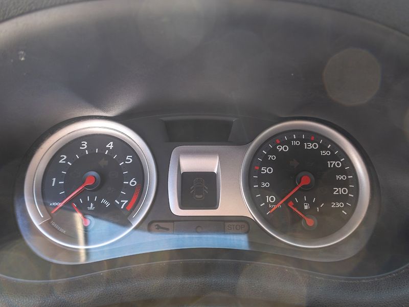 Renault Clio (2006) 1.2i 55KW - fotka 16 z 35