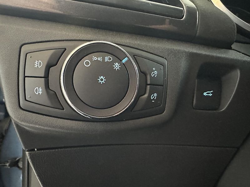Ford Mondeo Titanium 2.0 EcoBlue 150k aut. - fotka 20 z 30
