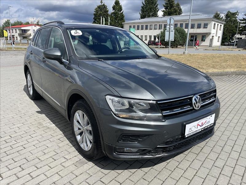 Volkswagen Tiguan 2,0 TDi 110kw DSG 4-matic bez - fotka 6 z 43