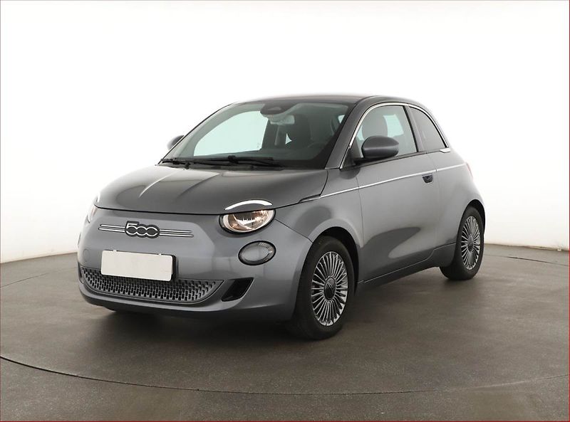 Fiat 500e (2024) 42 kWh, SoH 100% - fotka 2 z 19