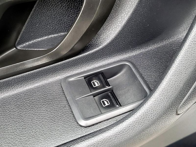 Škoda Fabia 1,2 SERV.KNIHA,KLIMA           - fotka 38 z 41