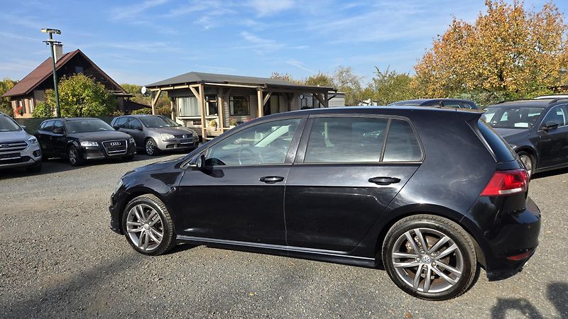 Volkswagen Golf 1.6TDI  DSG COMFORT 77KW - fotka 13 z 44