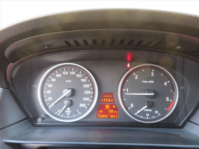 BMW Řada 5 (2009) 520d, Automat, Navi, Tempomat - fotka 11 z 15