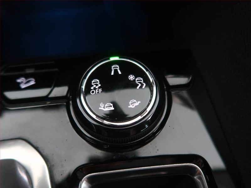 Peugeot 3008 (2020) Allure 1.2 PureTech, Automat - fotka 20 z 23