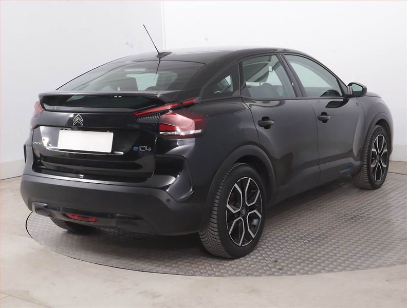 Citroën ë-C4 (2022) Feel Pack 50 kWh, SoH 90% - fotka 5 z 18