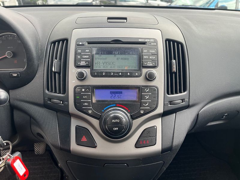 Hyundai i30 (2008) 1.6 CRDI - fotka 10 z 19