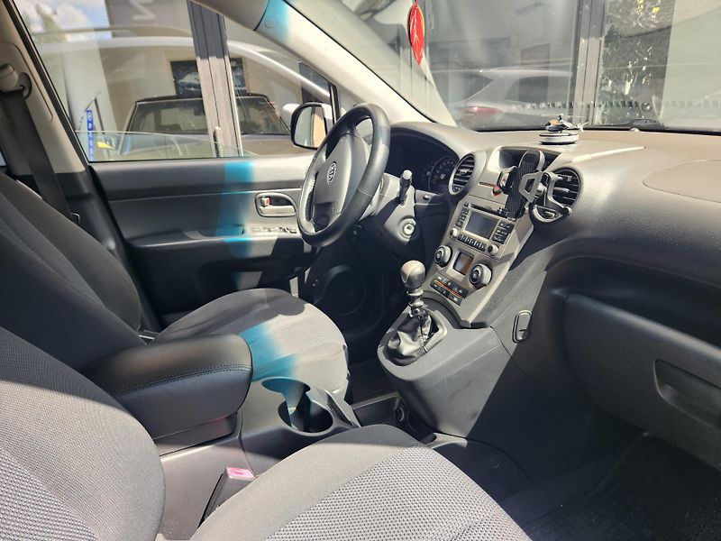 Kia Carens 2.0-7míst-NÍZKÁ SPOTŘEBA 6,5l - fotka 4 z 12