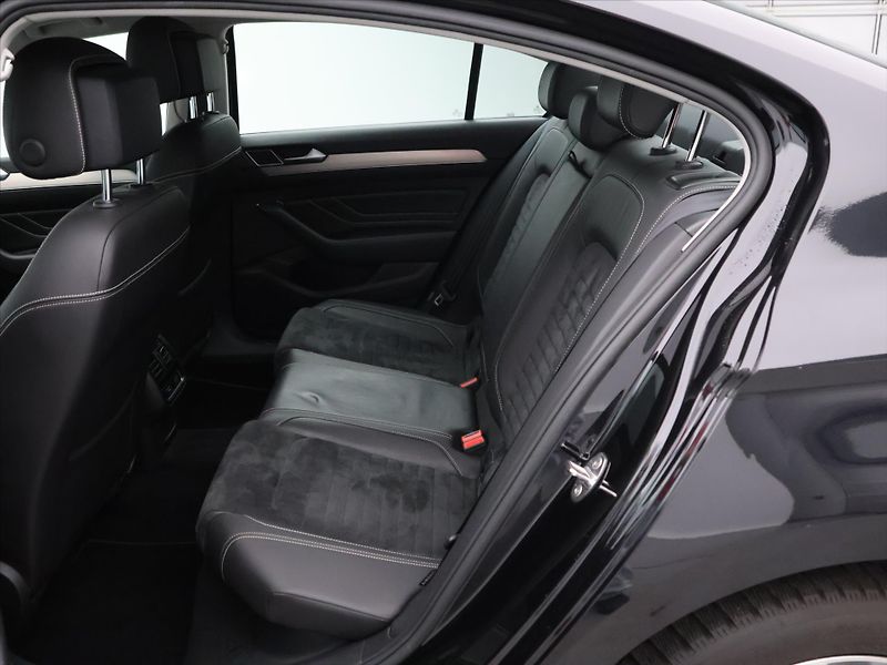 Volkswagen Passat 2,0 TDI Elegance Aut.Klima CZ - fotka 14 z 29