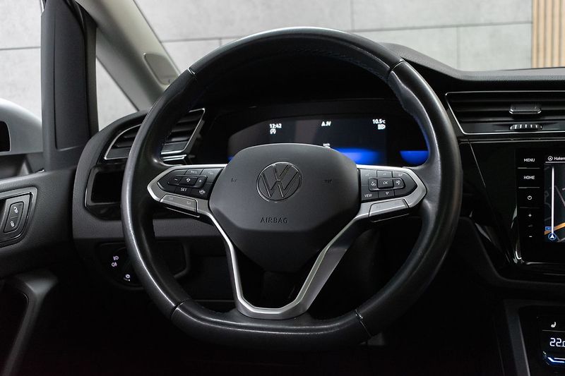 Volkswagen Touran 2.0TDI TAŽNÉ*WEBASTO*DPH*ČR 1M - fotka 21 z 51