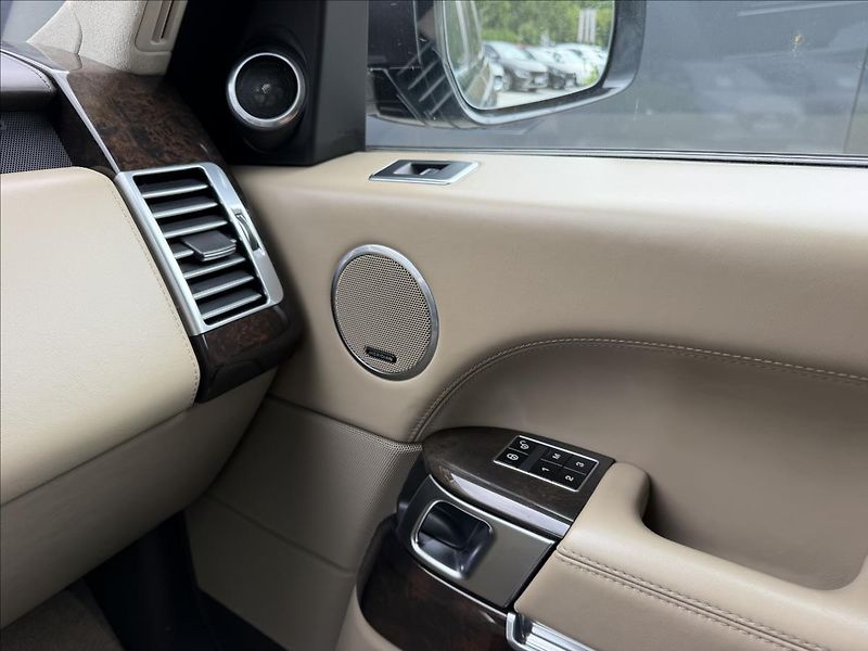 Land Rover Range Rover 5,0 S/C V8 Autobiography DPH - fotka 41 z 44