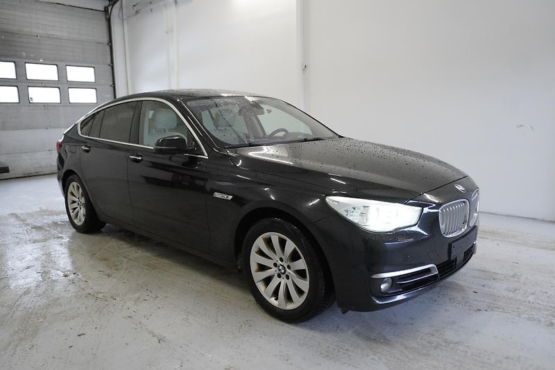 BMW Řada 5 (2014) 530D 190kW GRANTURISMO XDRIVE - fotka 4 z 32