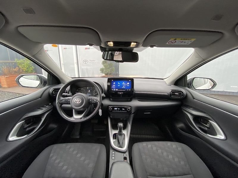 Toyota Yaris 1.5HEV, ČR-1m, Comfort, DPH - fotka 14 z 31