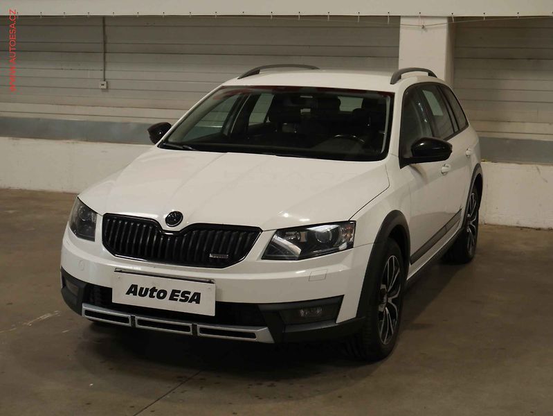 Škoda Octavia (2015) 2.0 TDi 4x4, ČR, DSG, bixen - fotka 3 z 20