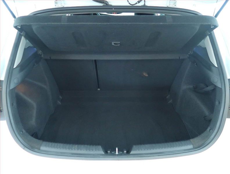 Kia Ceed (2015) 1.4 CVVT, Serv.kniha, Tempomat - fotka 13 z 18