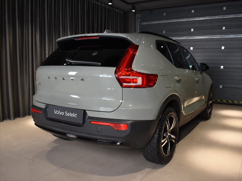Volvo XC40 2,0 B4 PLUS Dark BLIS,Bezklíč - fotka 4 z 22