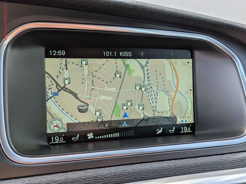 Volvo V40 (2015) 2.0d, Navi, xenon, temp. - fotka 16 z 16