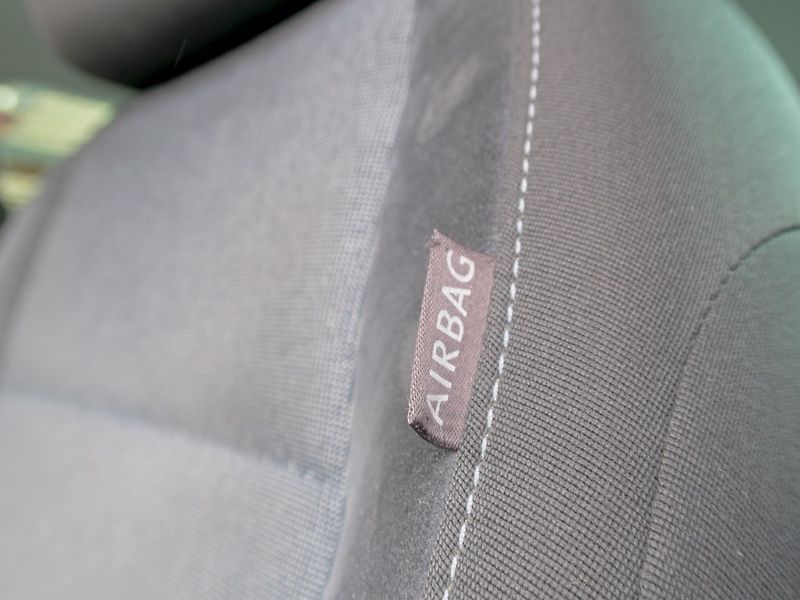 Volkswagen Golf (2012) 2.0TDI 103KW - 2x KOLA - fotka 33 z 49