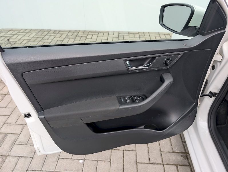 Škoda Fabia (2022) Combi 1,0 TSI / 70 kW Ambition - fotka 16 z 30