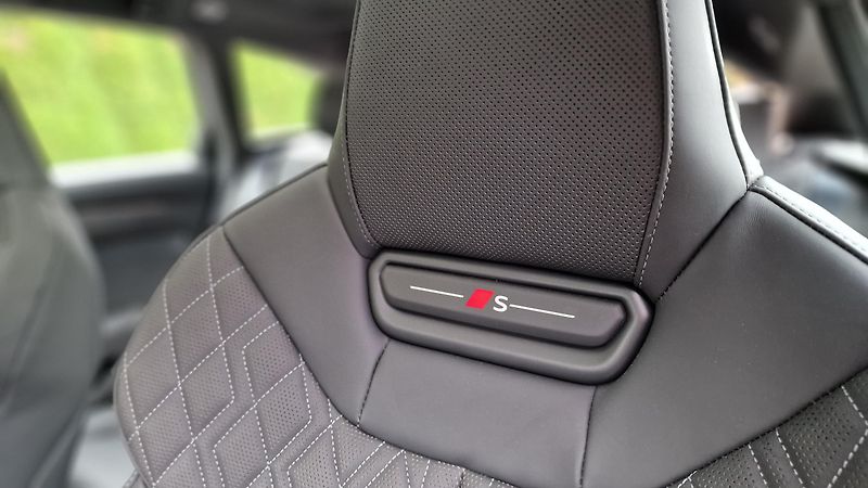 Audi A6 Avant (2025) quattro S-line Vzduch Pano Taž - fotka 15 z 52