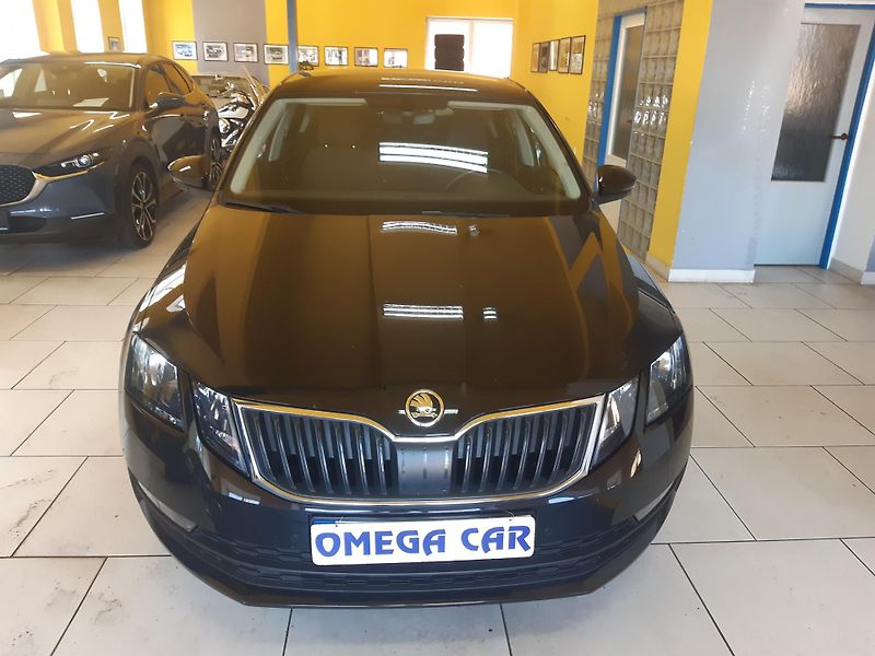 Škoda Octavia 1.6 TDI NAVI KAMERA APP - fotka 2 z 28