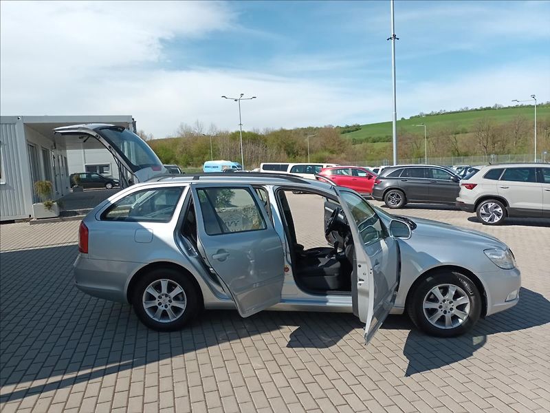 Škoda Octavia 1,2 TSI,77kw,KLIMA,TEMPOMAT, - fotka 9 z 29
