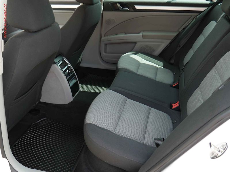 Škoda Superb (2011) 2.0TDi 4x4, ČR, DSG, bixen - fotka 10 z 18