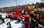 F1 2017 GP Maďarska - cíl, 1. Sebastian Vettel (Ferrari), 2. Kimi Raikkonen (Ferrari), 3. Valtteri Bottas (Mercedes)