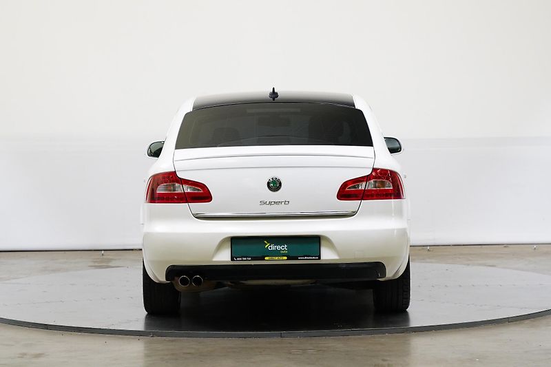 Škoda Superb - fotka 6 z 25