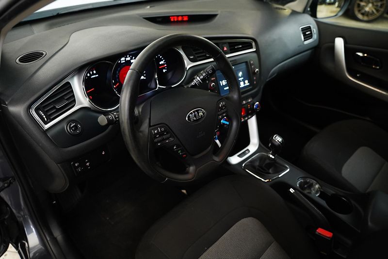 Kia Ceed - fotka 5 z 6