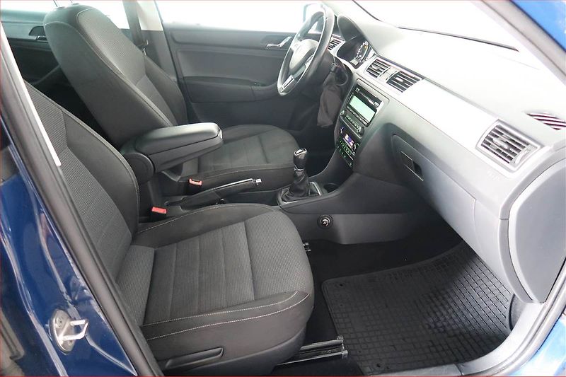 Škoda Rapid (2015) Ambition 1.6 TDI, Tempomat - fotka 9 z 17