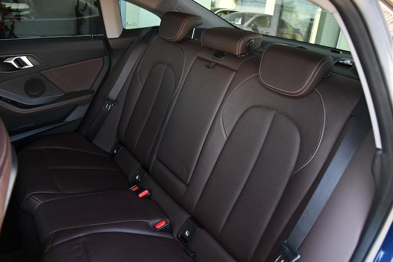 BMW Řada 2 218d NAVI KAMERA 1.M ČR - fotka 20 z 41