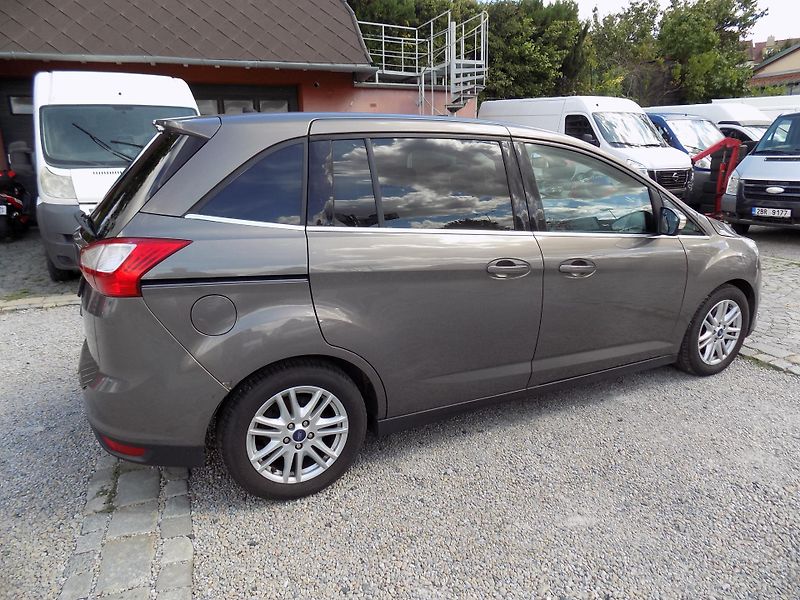 Ford Grand C-MAX 2,2 TDCI 103 KW AUTO/AC, TEMP - fotka 9 z 45