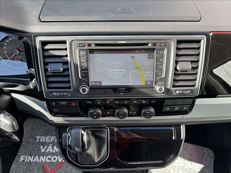 Volkswagen Multivan 2,0 DSG Highline Navi - fotka 11 z 16