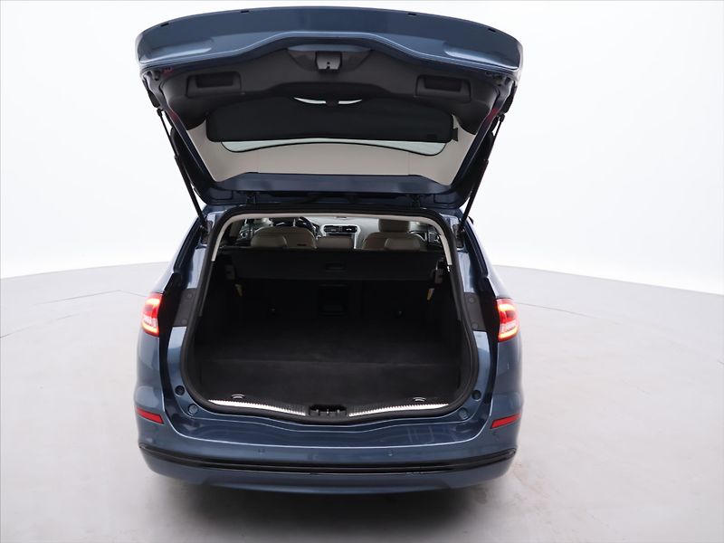 Ford Mondeo 2,0 Hybrid iCVT 103kW Vignale - fotka 9 z 35