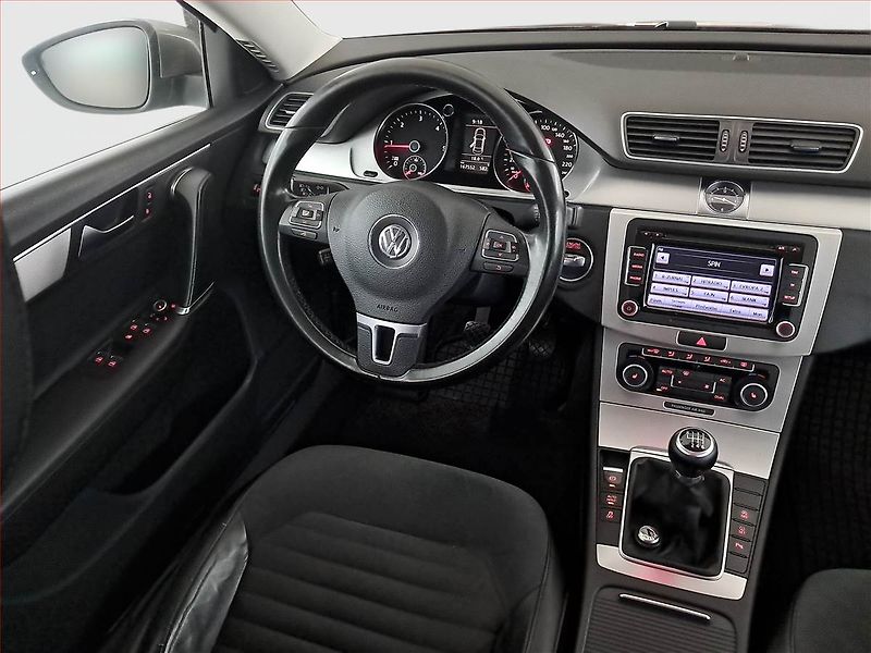 Volkswagen Passat (2011) Highline 2.0 TDI, Xenony - fotka 7 z 16