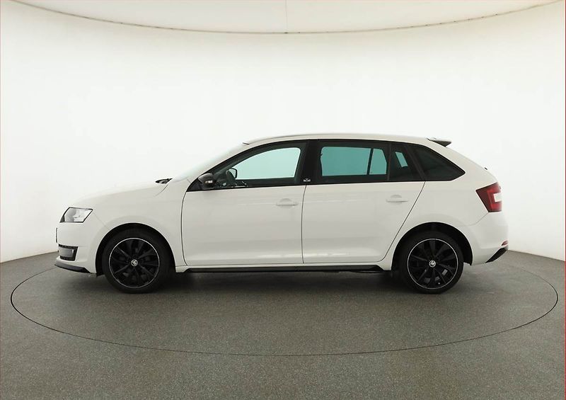 Škoda Rapid (2015) Spaceback 1.4 TDI, Xenony - fotka 3 z 20
