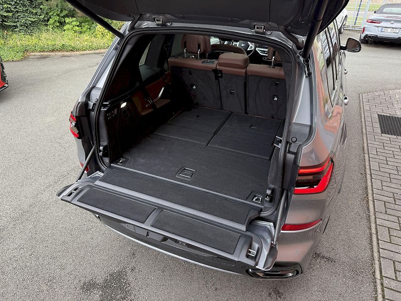 BMW X7 xDrive40d M-PRO Indiv. FULL - fotka 45 z 56